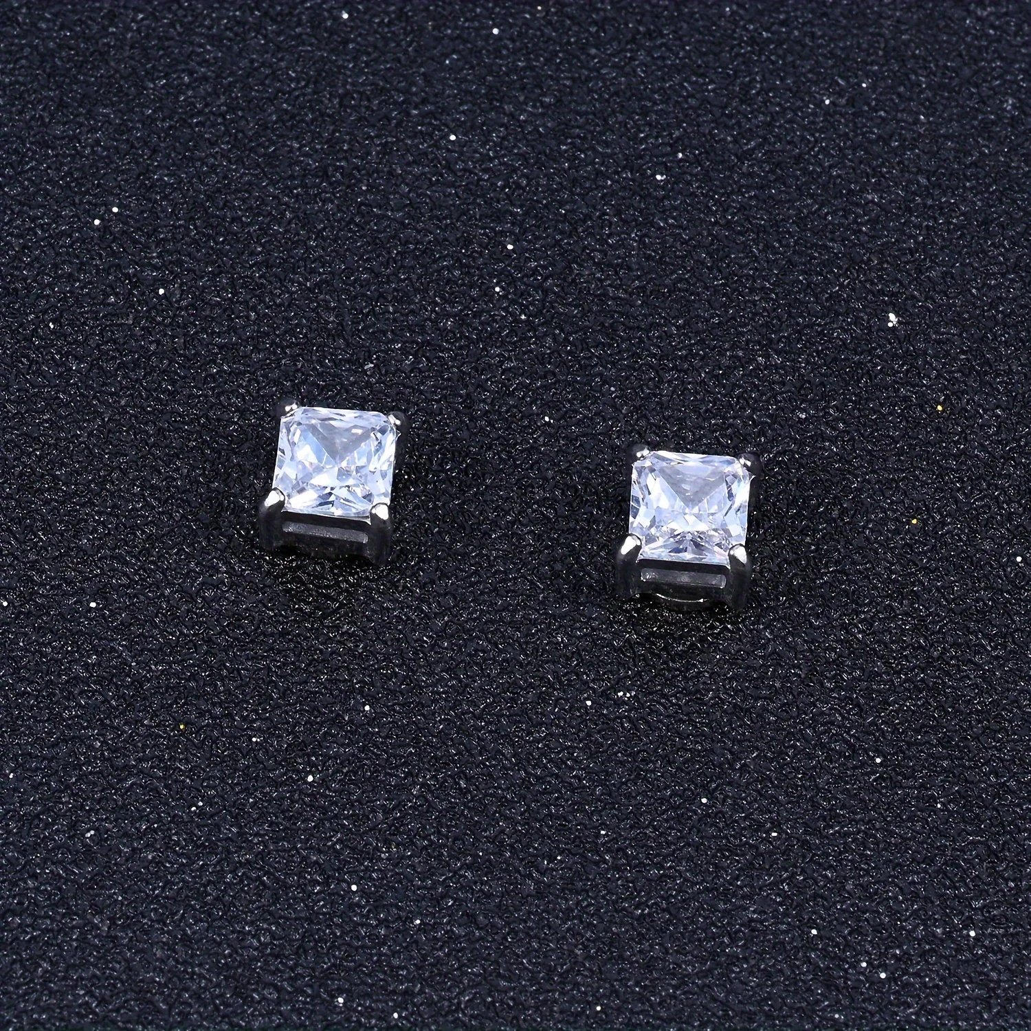 1 Pair Crystal Strong Magnetic Ear Stud Clip Earrings for Men Women Punk Round Zircon Magnet Earrings Non Piercing Jewelry