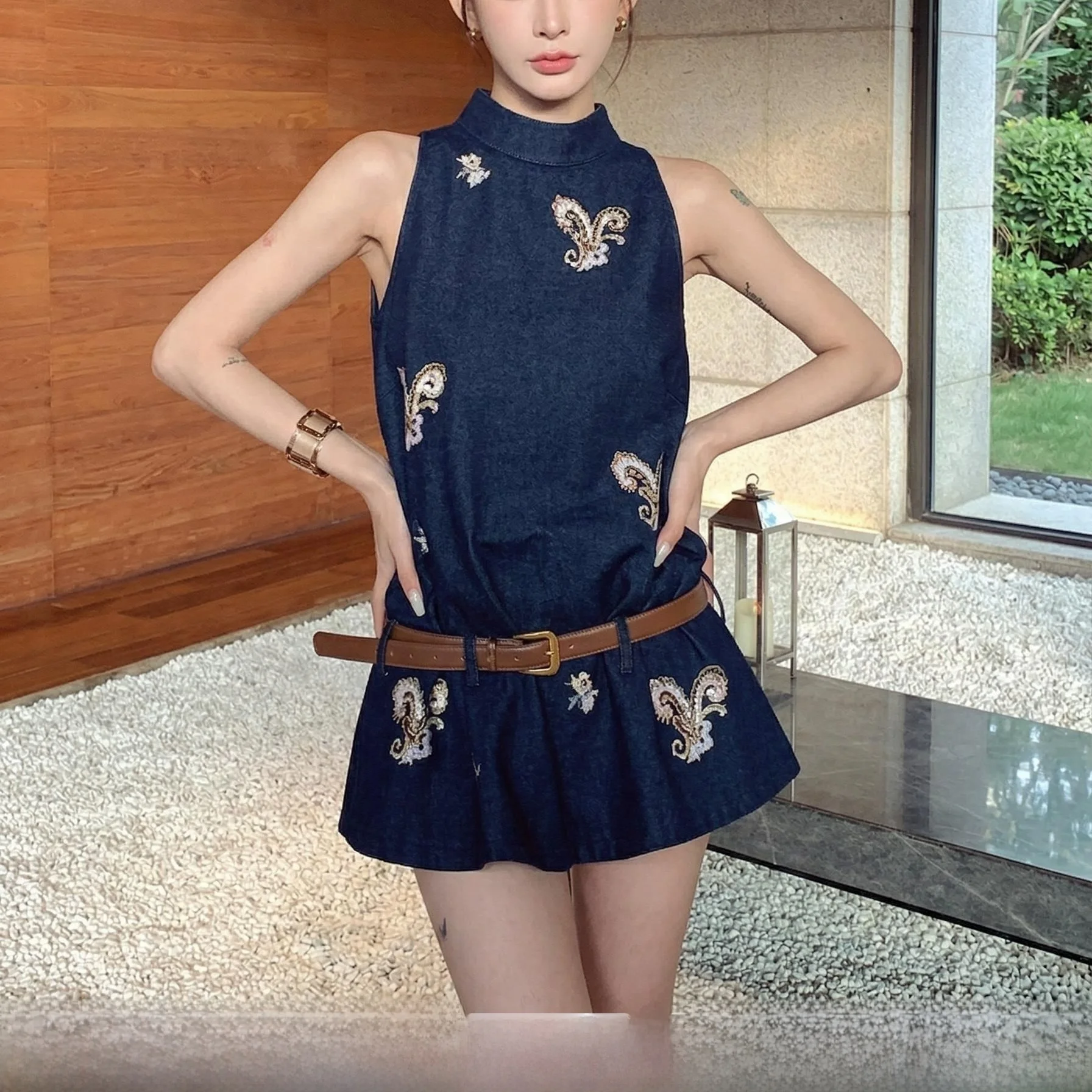 

Original Holiday Madrid Spring Summer New Chinese Style Embroidered Cotton Denim Sleeveless Top Women's Fashion Set High Wais...
