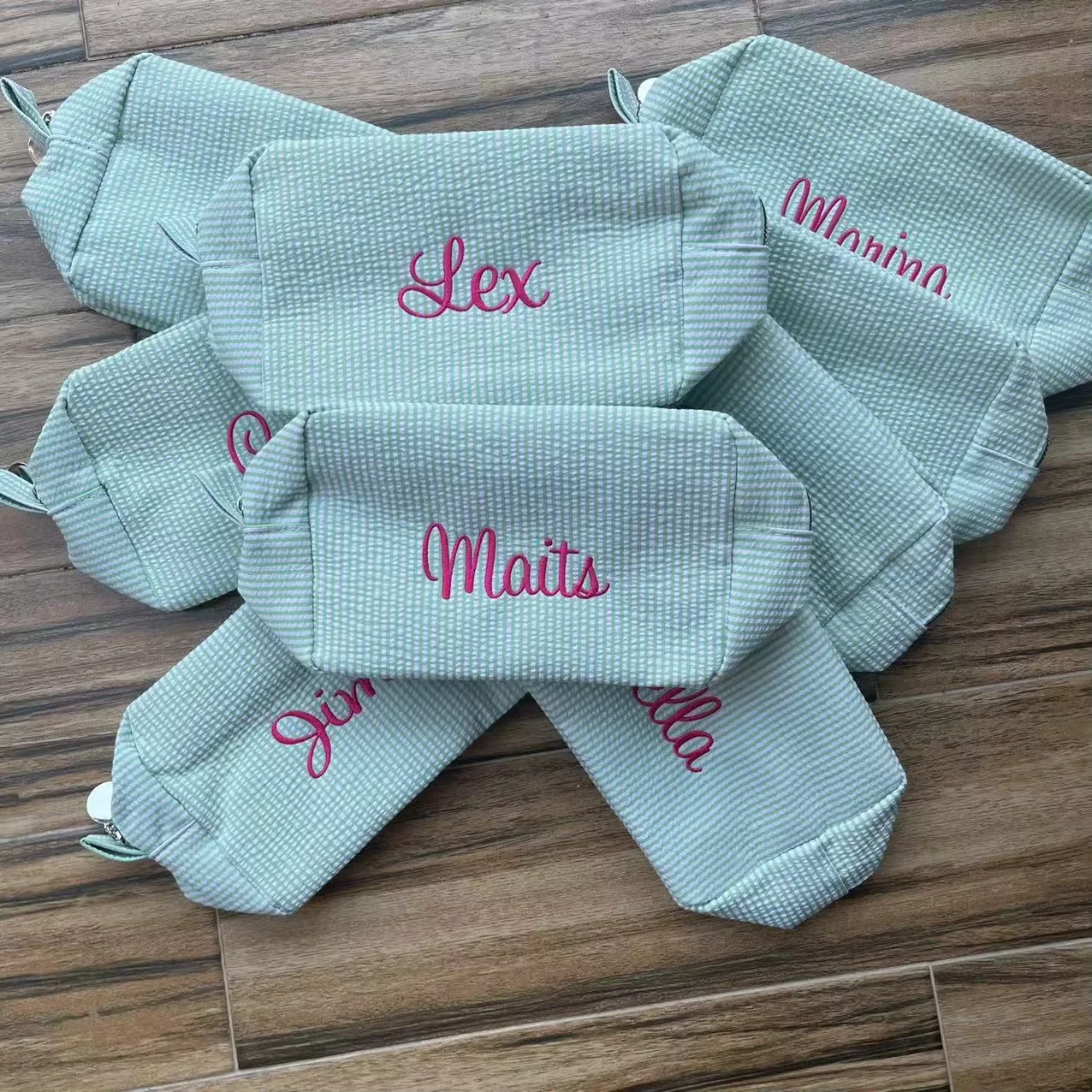 

Popular Striped Women's Makeup Bag, Portable Travel Wash Bag With Personalized Embroidered Name, Travel Makeup Storage Bag