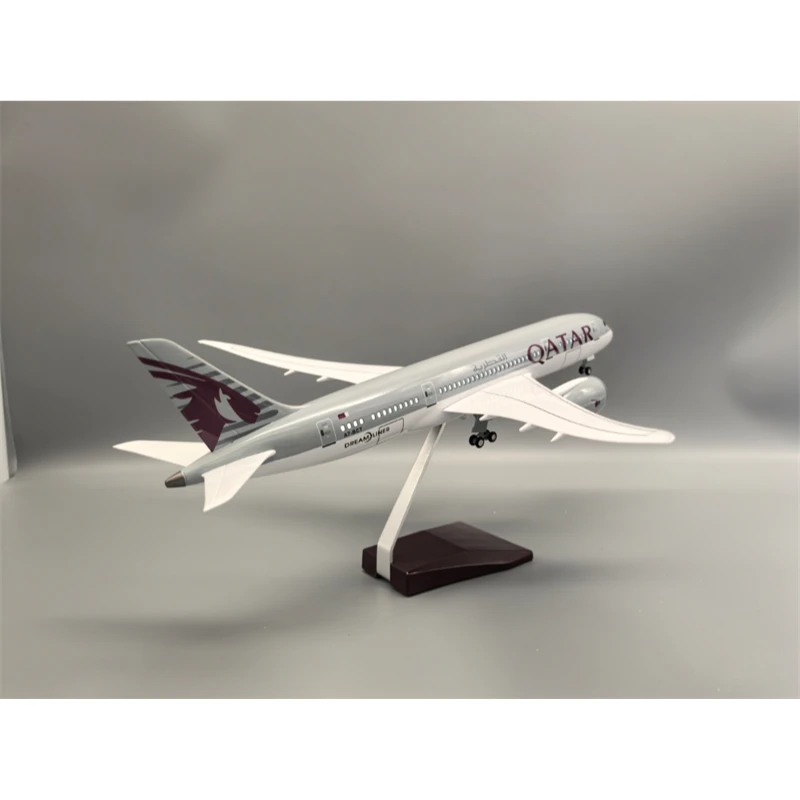 New 1/160 Scale Diecast Resin Model Middle East QATAR B787 Airline Airbus With Light Wheel Collection Display Decoration Toys