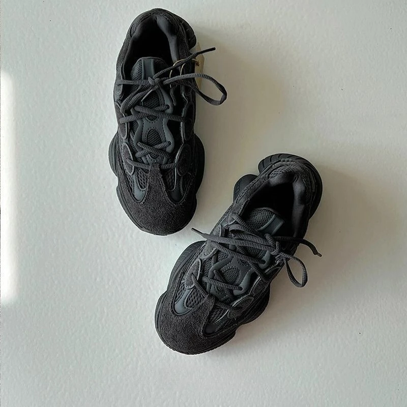 

Высококачественные черные самурайские/мильные серо-белые туфли для папы Niche Enthusiasts 2025 года, повседневные кроссовки из материала Basf