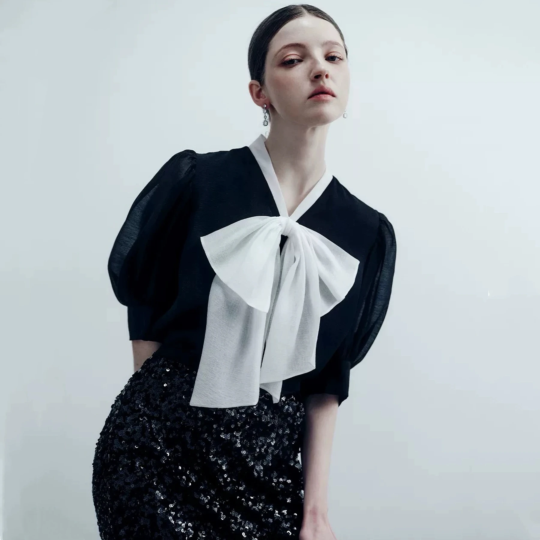 

Ele Faionable round Ne Overhead Chiffon irt with Large Bow Decoration 3/4 Length Bubble Sve Cotton Blend Commute...