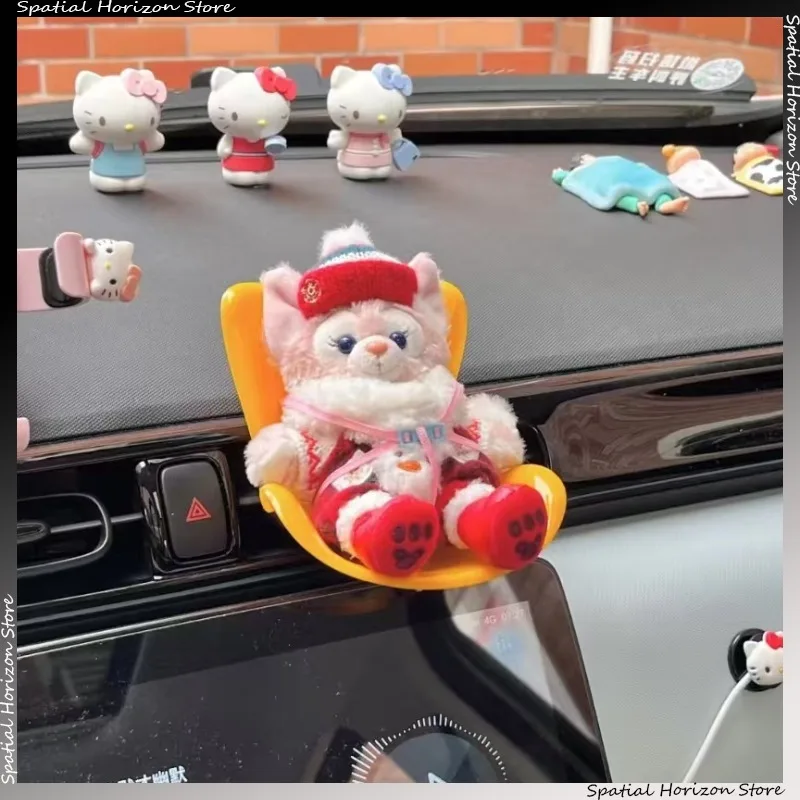 Mini bambola di peluche Sedile di sicurezza Kawaii Labubu Idol Sedile per bambola Ornamento per auto Accessori per la decorazione dell'aroma dell'aria dell'auto