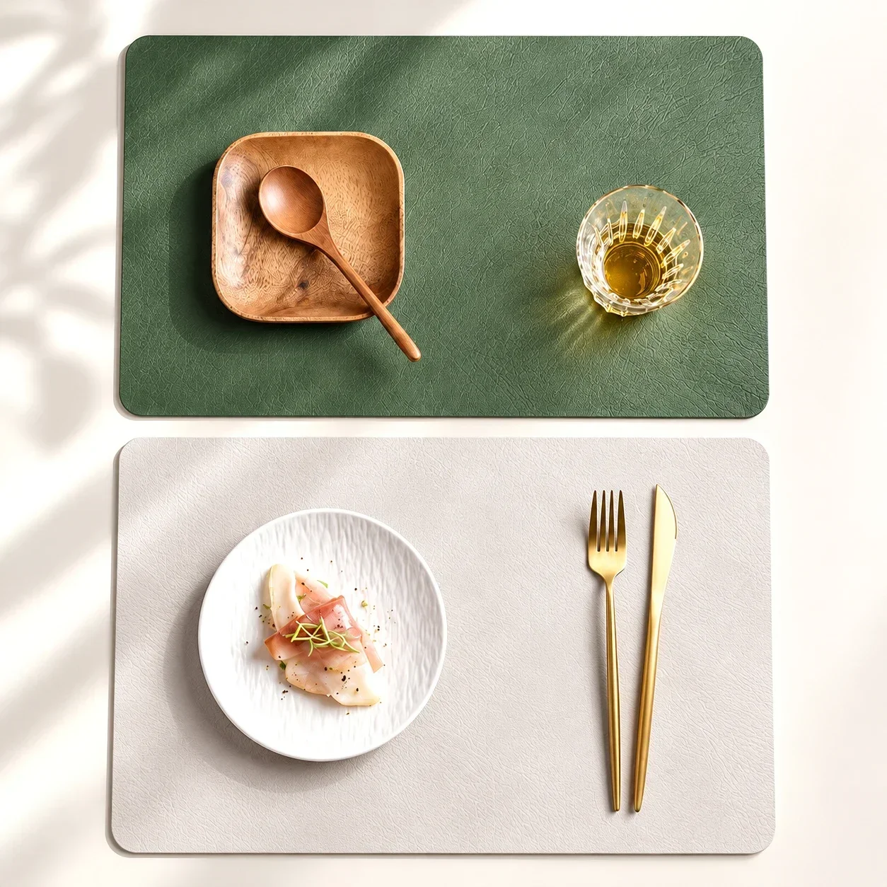 Reversible Two-Tone PVC Leather Placemats for Dining Table Waterproof Oilproof Heat Resistant Rectangular Table Mats 44.5x30cm