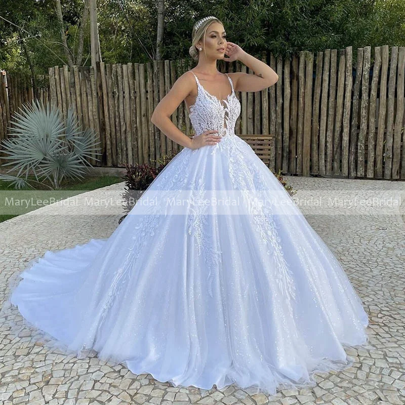 Vestido de novia con tirantes finos y purpurina, con escote en V profundo, corpiño transparente con apliques de encaje, blanco brillante, 2023