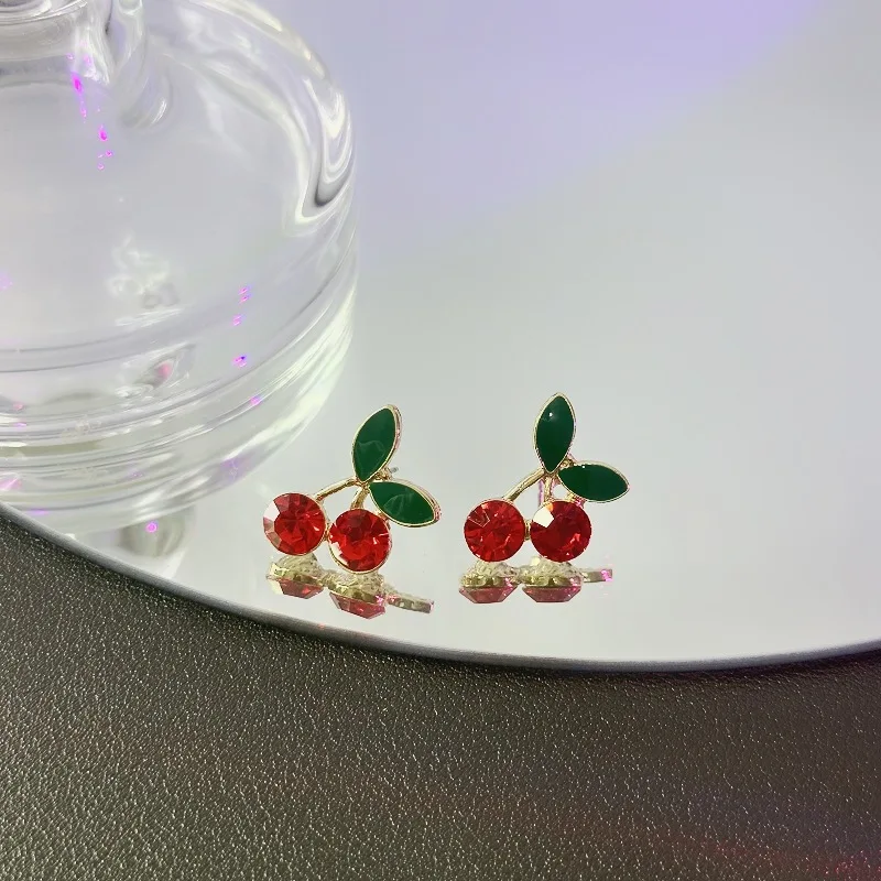 Pendientes de cereza dulce para mujer, pendiente de tuerca de fruta de cereza roja, chica linda, Simple, edición exquisita, joyería de diseñador de