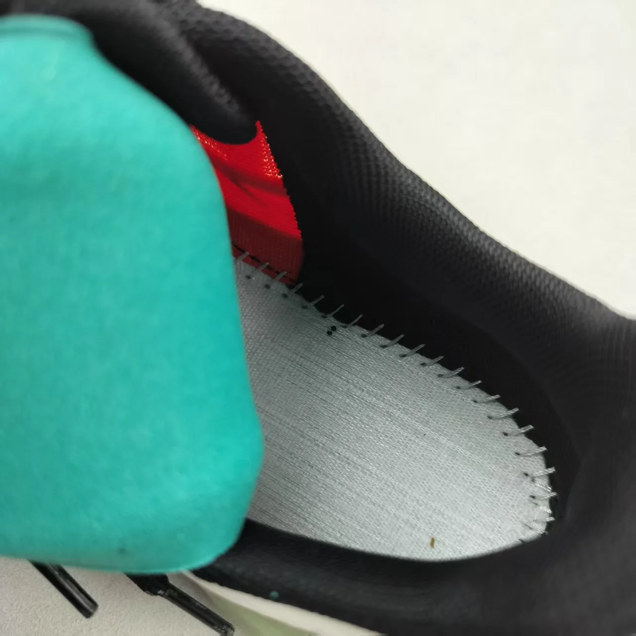 

2025 Quality Mens Marathon Runner Sneakers Colorful Mens Road Running Shoes Comfortable Adult Sports Fitness Shoes