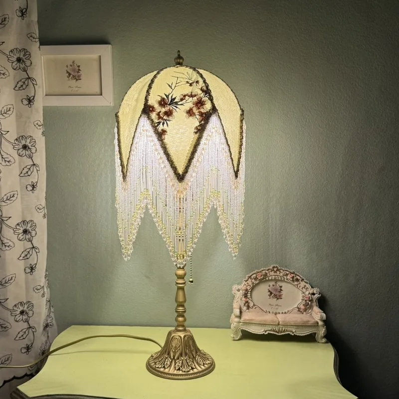 Vintage French Table Lamp, Antique Beaded Tassel Shade Desk Lamp, Retro Decor Bedside Lamp Ambient Light for Living Room Bedroom