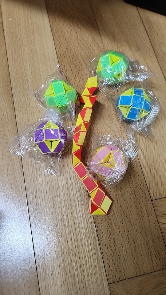 1/3/6Pcs/sets Folding Magic Snake Ruler Puzzle Antistress Cube Educational Toy Kids Birthday Party Favors Bags School Reward photo review