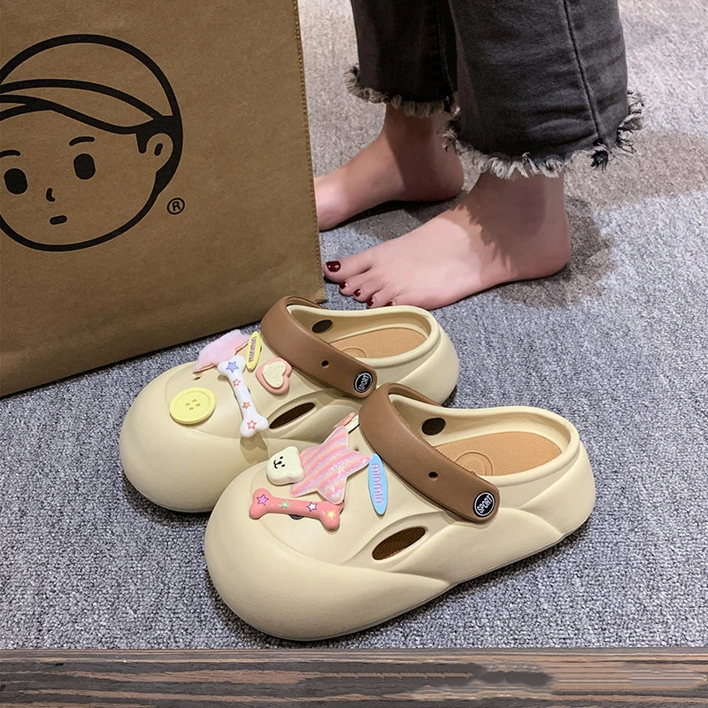 Fashion New Sandals Slippers DIY Cute Cartoon Clogs Women Mules Thick Sole Summer Beach Sandals Cave Hole Female Garden Shoes