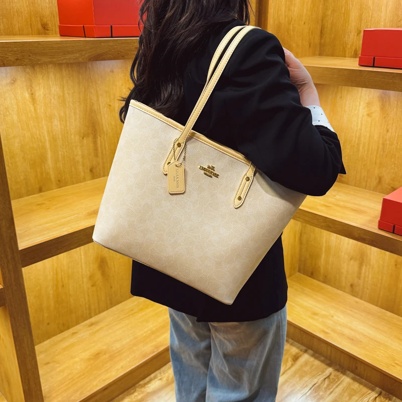 

Stylish Women's Shoulder Bag Designer Inspired Leather Crossbody Bag Fashionable Handbag Ladies Tote