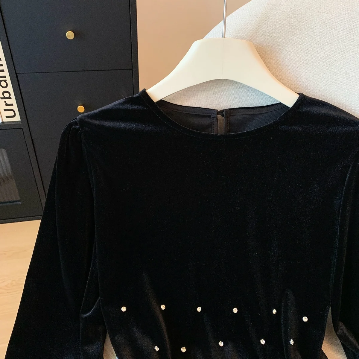 Women's Velvet Shirt with Petal Hem Autumn Retro Top with Heavy-Duty Rhinestone Detailing