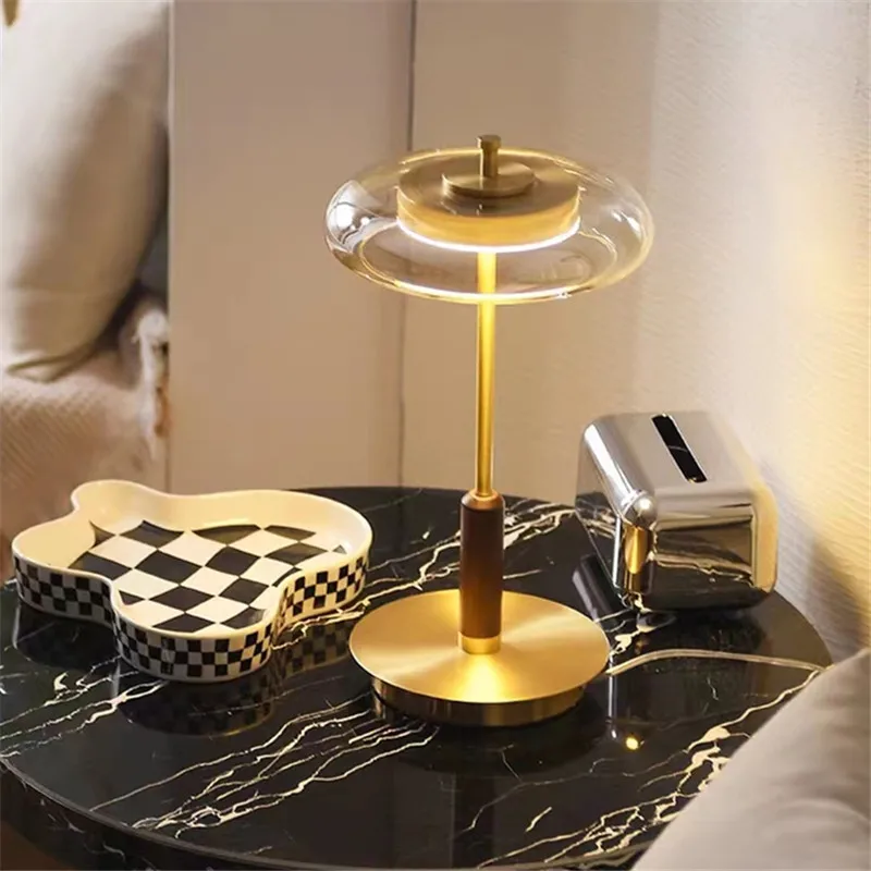 Vintage Walnussholz Tisch lampe Luxus LED Messing Lampe Gold Kunst Pilz Licht für Schlafzimmer Wohnzimmer Studie Nachttisch lampen