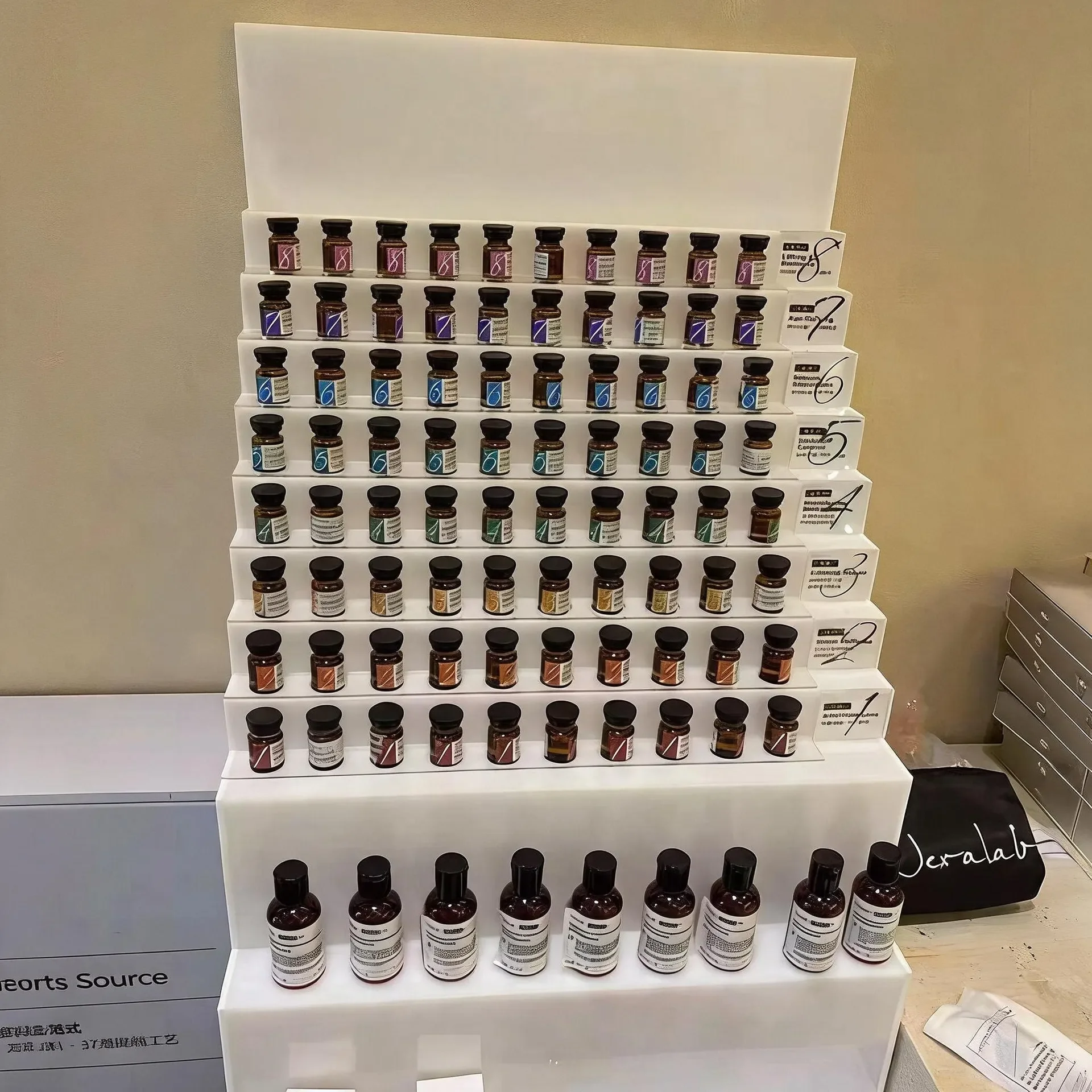 Acrylic ladder display stand Beauty salon essential oil stock solution sub-bottling display stand Skin care product samples