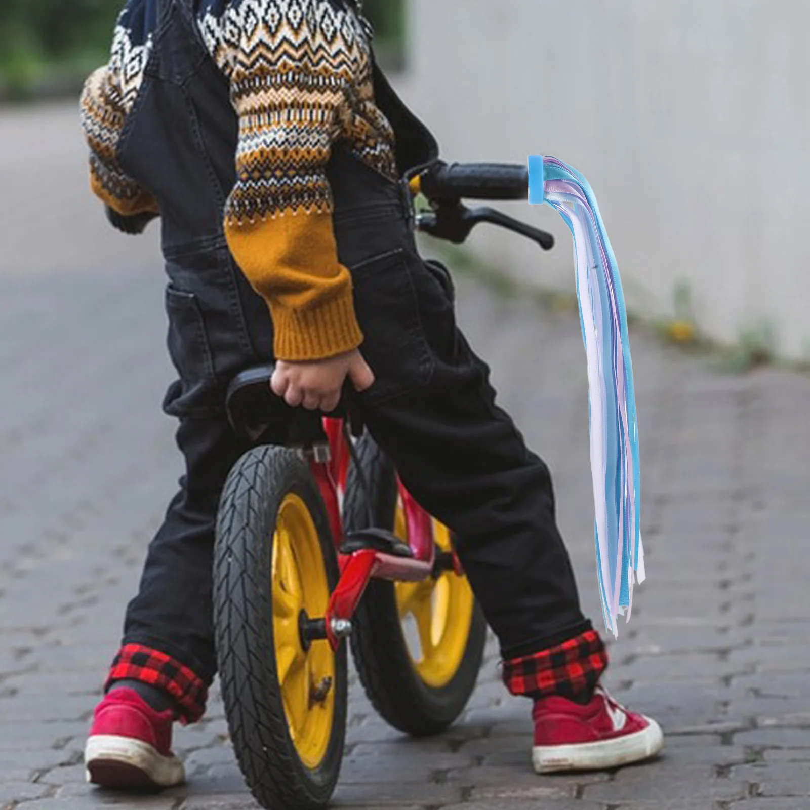 

Children Bicycle Streamers Sparkly Handlebar Ribbons Kids Bikes Tricycles Scooters Durable Premium Material Flying Wind