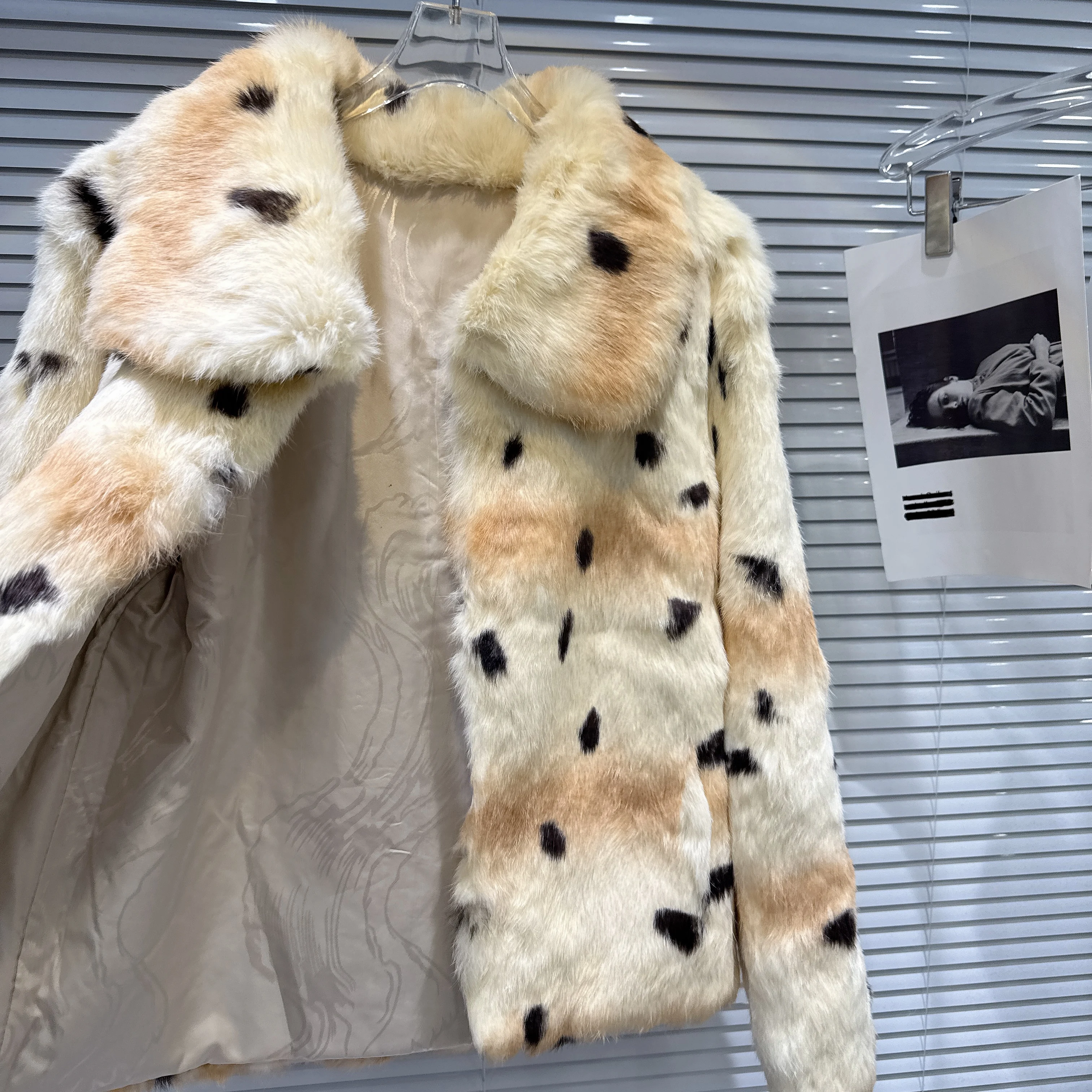 韓国風エレガント社交界ターンダウンカラーカジュアルルーズフェイクラビットファーコート女性用冬厚手プラッシュ暖かいショートジャケット