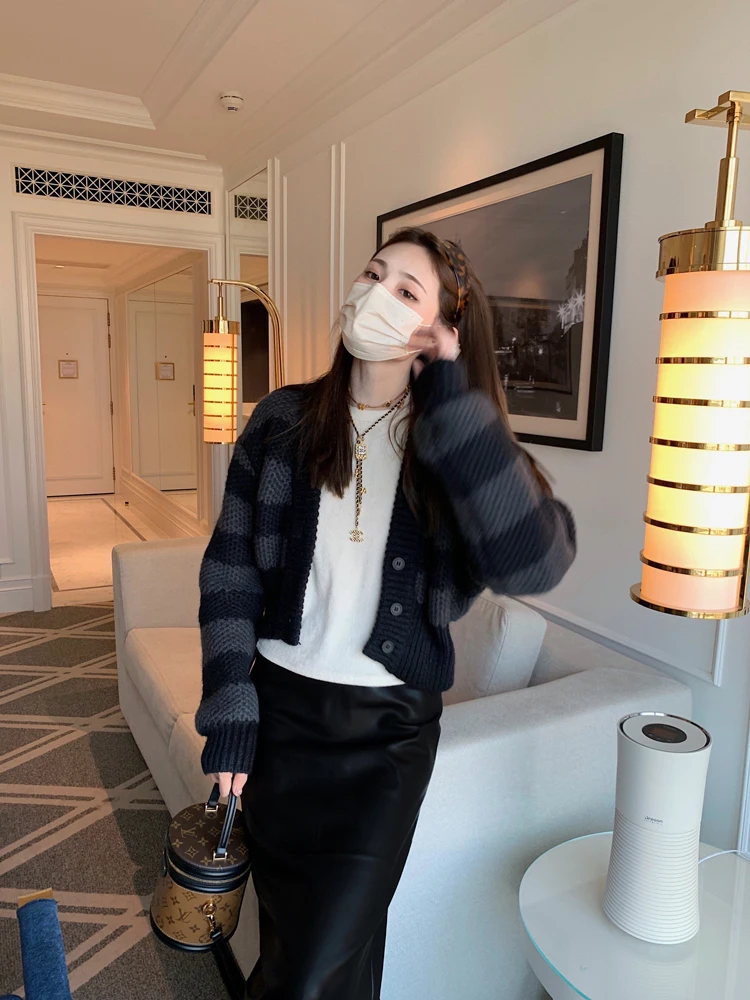 

Aaaaxbbb Debiao Diary Short Woolen Knitted Cardigan Women's Lazy Top Color Block Design Commute Style Long Sleeve Loose Fit