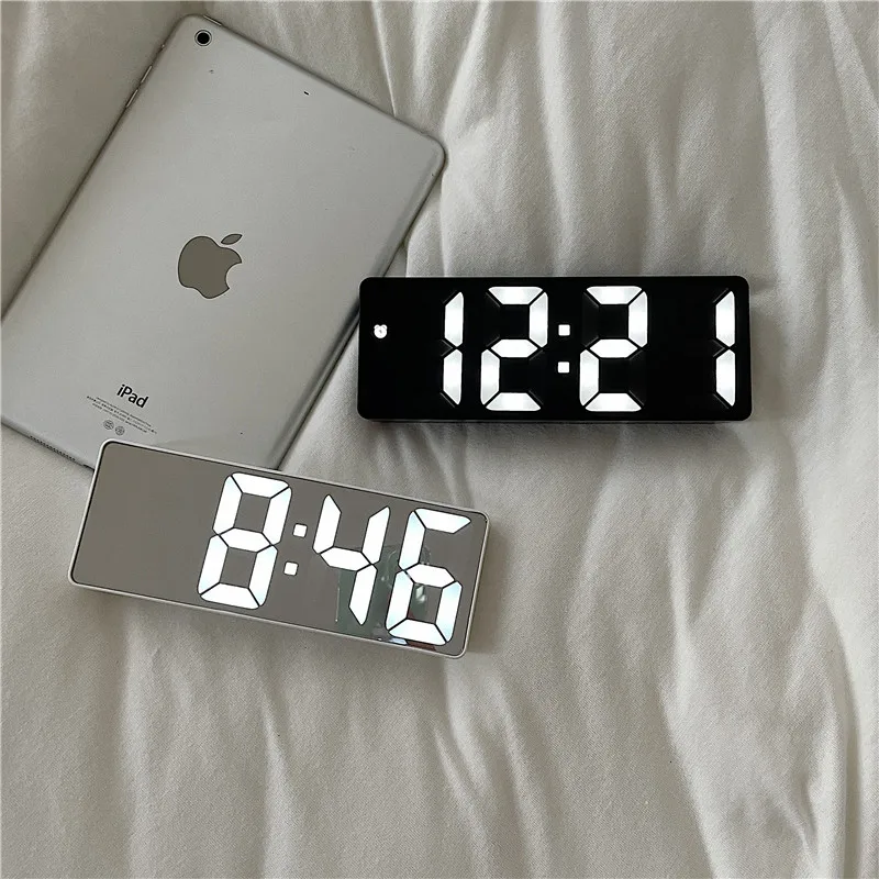 

LED Digital Alarm Clocks Desktop Black and White Clock Intelligent Acoustic Control Sensing Wake Up Clock