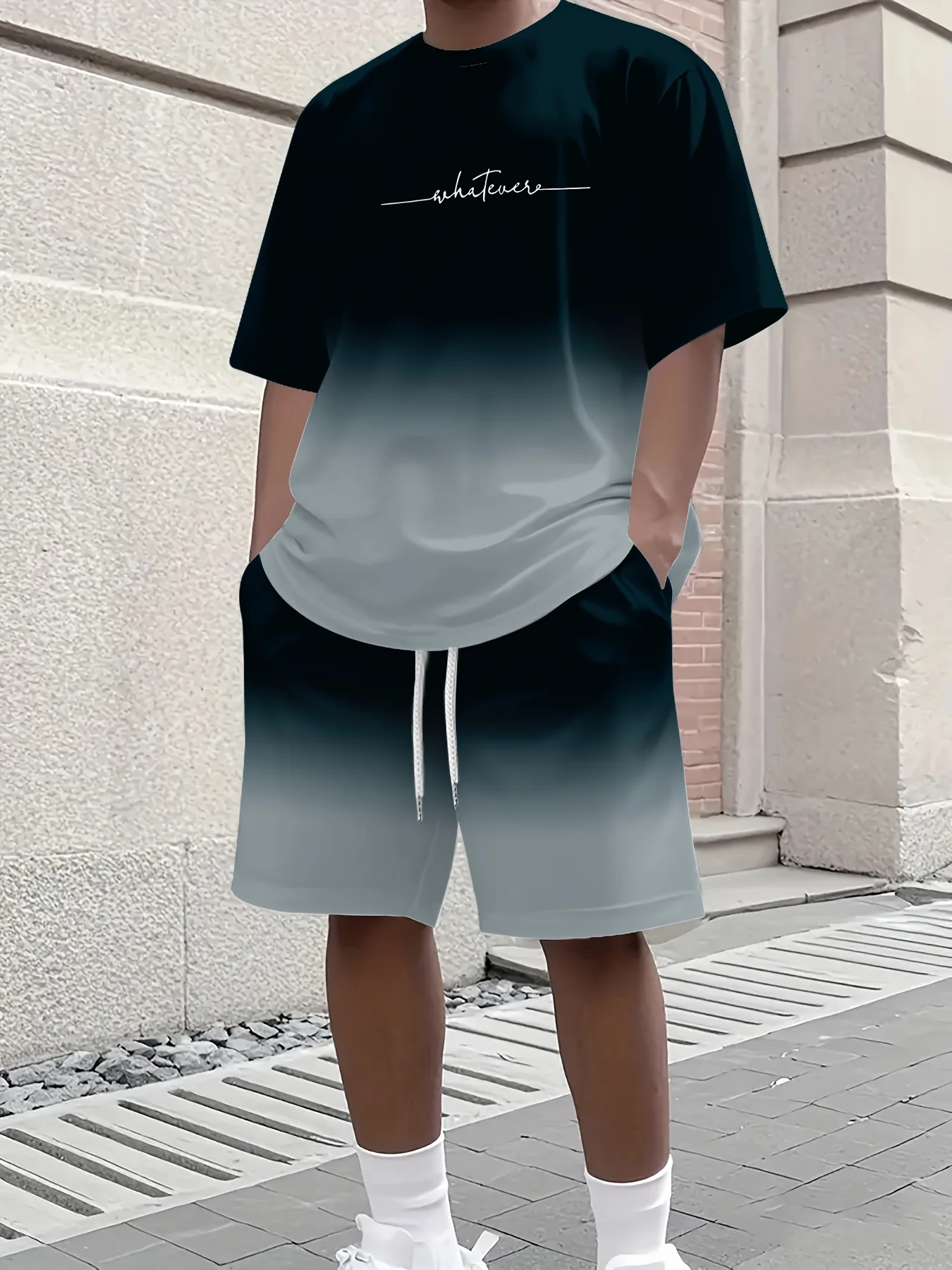 Conjunto de Verão Casual Masculino: Camiseta e Shorts 2026 - Conjunto Esportivo Plus Size com Camiseta de Manga Curta e Shorts com Bolso e Cordão