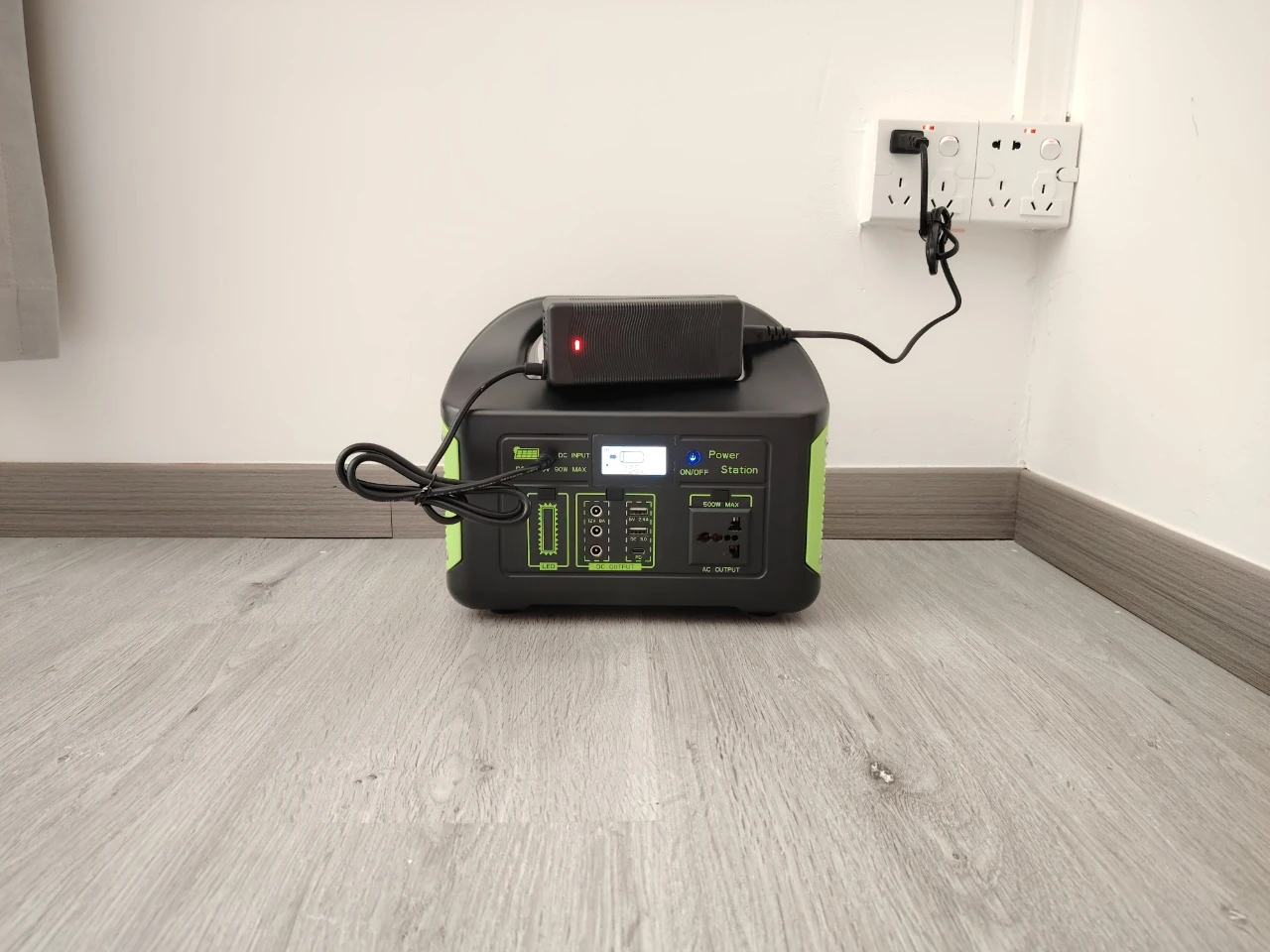 500W LIfepo4 Battery Rechargeable Electric Solar Generator Portable Backup Power Station for Home Camping