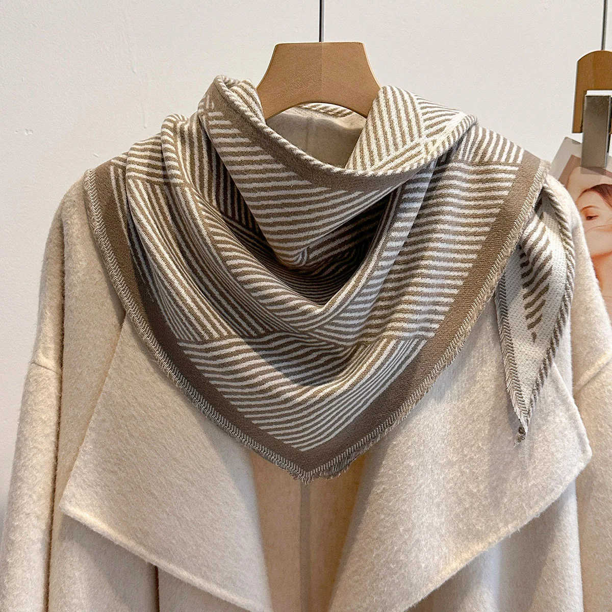 Korean Style Diagonal Stripe Contrast Color Triangle Shawl Soft Knitted Scarf Women Fashion Neck Wrap Versatile Shoulder Cover