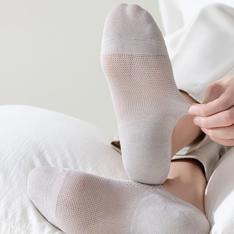 Calcetines de algodón de malla transpirable para hombre, medias invisibles antideslizantes de Color sólido, boca baja, ocio, Verano