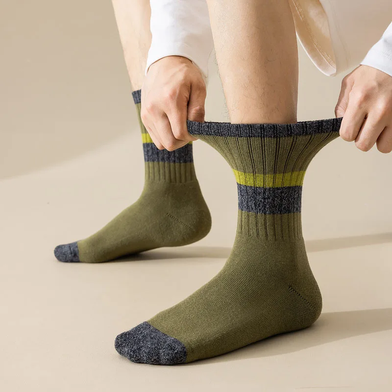 メンズバスケットボールスポーツクルーソックス、吸湿発散性、通気性、コットン、ソフトクッション、バドミントン、秋、冬、パフォーマンス