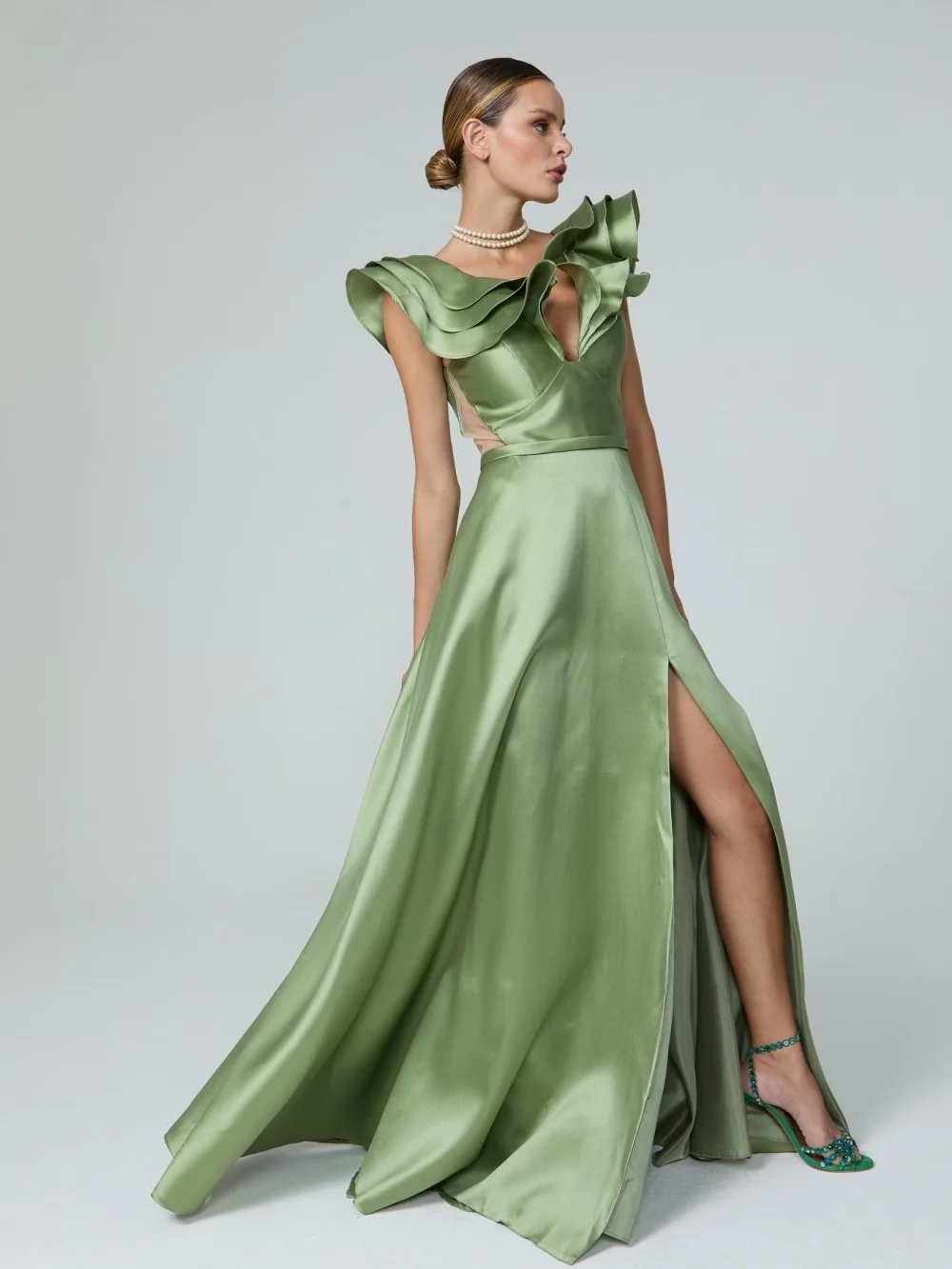 로맨틱 딥 브이넥 이브닝 드레스 매력적인 새틴 A 라인 파티 드레스 클래식 하이 슬릿 바닥 길이 파티 드레스 فساتين سهرة