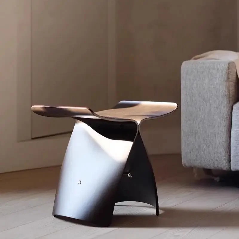 

Simple Nordic shoe changing stool