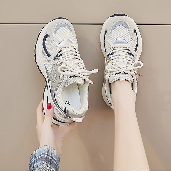 

2025 массивные женские кроссовки на весну и осень, дышащая повседневная спортивная обувь с сеткой, уличные легкие кроссовки на шнуровке