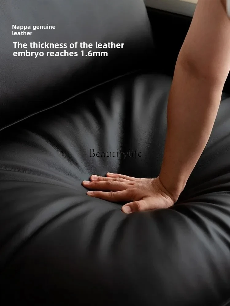 FGDivano في بيلي الحد الأدنى غراندي mucca نيرا retrò soggiorno divano الفني في بيلي أ فيلا دريتا #4