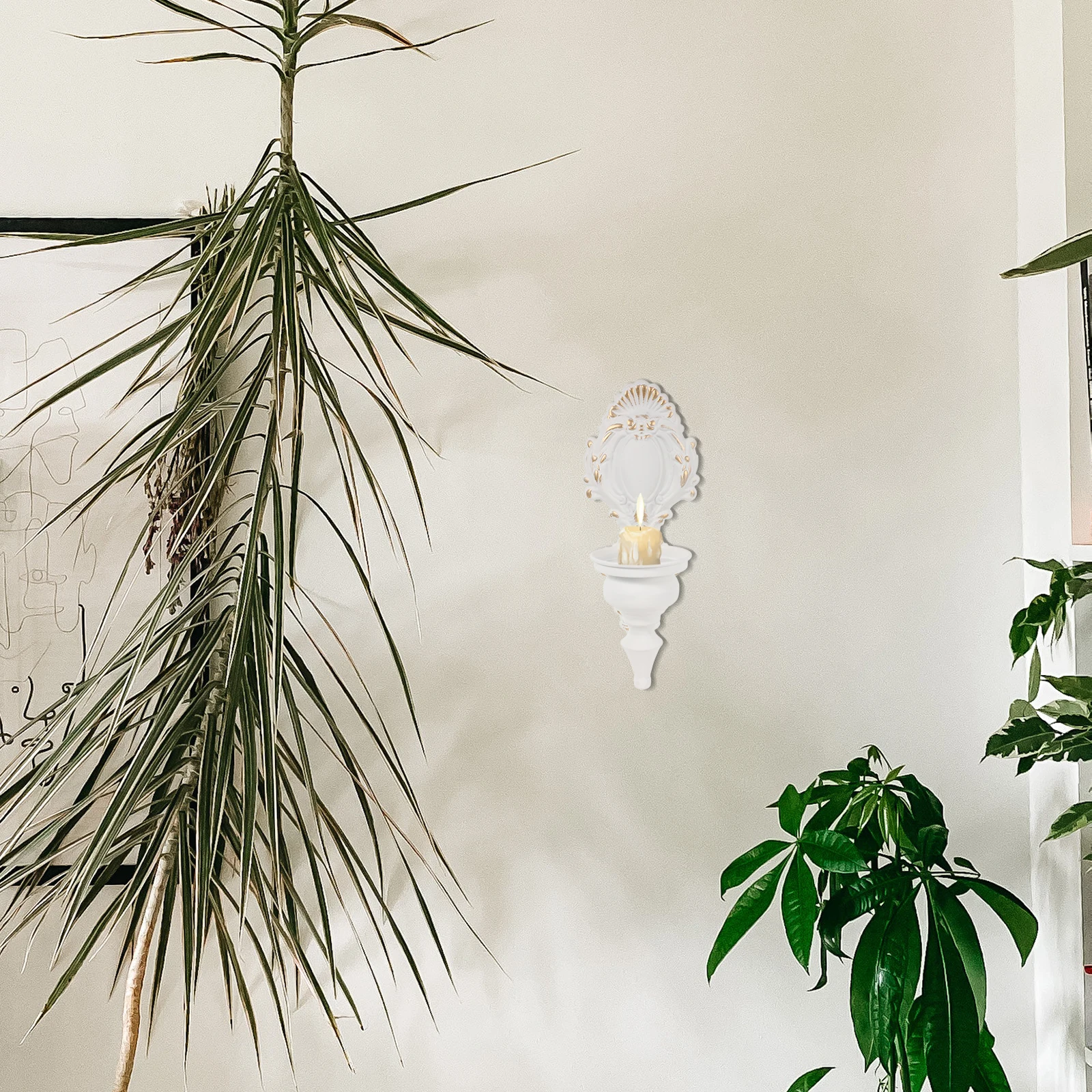 

Metal Wall C Holder Vintage Decor Pillar White European Style Home Furnishings Elegant Stylish Delicate