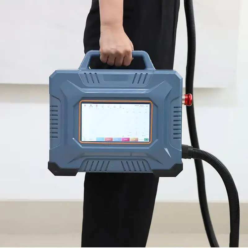 أفضل بيع آلة الوسم بليزر الألياف المحمولة 30W المصنوعة في الصين لعلامة إطارات السيارة المصنوعة من سبائك الألومنيوم المصنوعة من الفولاذ المقاوم للصدأ