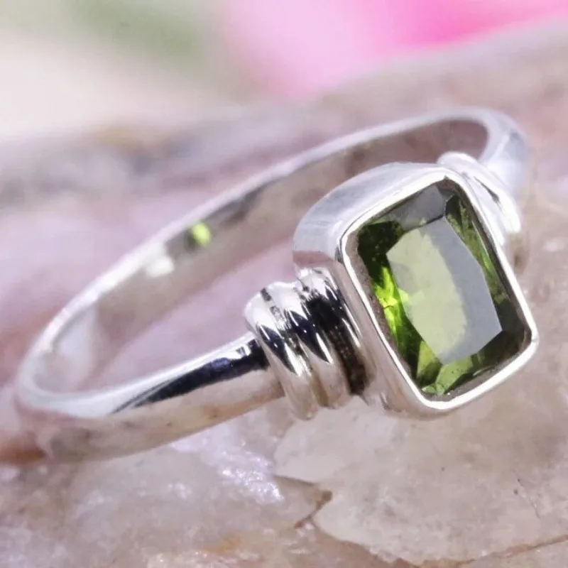 2026 New Copper Ring for Women, Inlaid Olive Green Zircon, Eco-friendly Material, Retro Elegant Fashion Jewelry Fit EU & US Mark