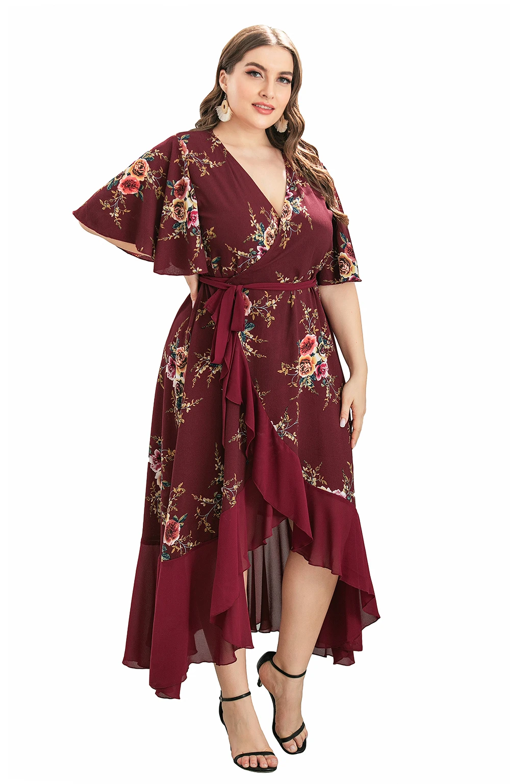 Sukienka maxi z kwiatowym wzorem, w stylu boho, kopertowa, plus size, elegancka, codzienna, idealna na różne okazje.