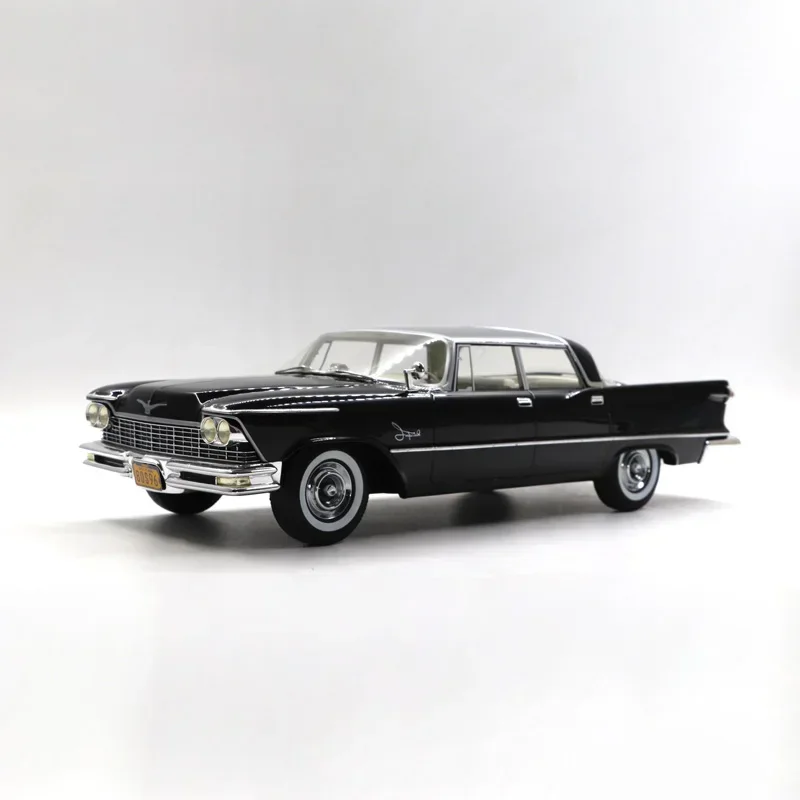 

Resin 1:18 Scale 1957 Imperial Crown Southamton Vintage Car Model For Adult Classic Collection Gift Display Souvenir Ornament