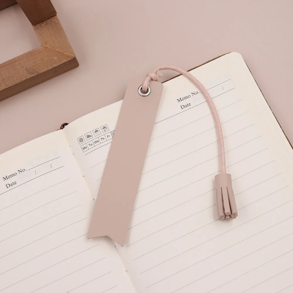 PU Leather Tassel Leather Bookmark Personalized Vintage Reading Handmade Bookmark Book Lovers Decoration Book Corner Page Marker