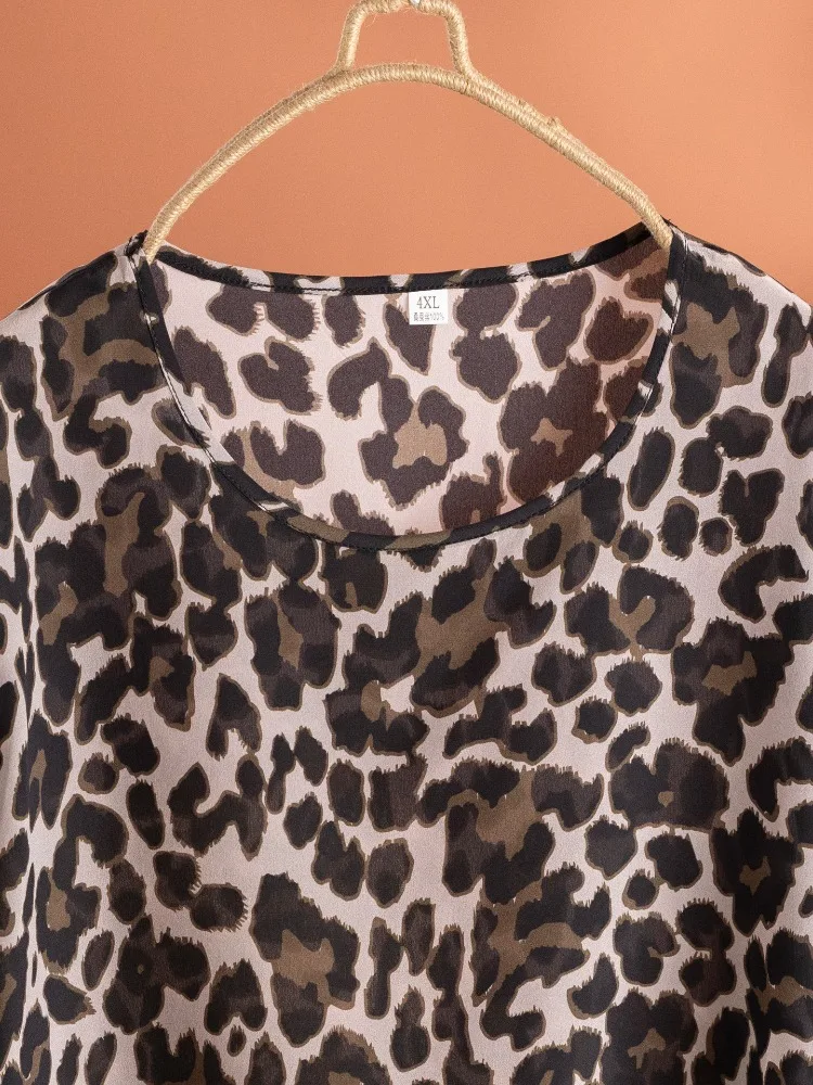 أزياء ليوبارد طباعة 100% التوت الطبيعي الحرير كريب دي تشاين جولة الرقبة قصيرة الأكمام فضفاضة مريحة اليومية المرأة تي شيرت