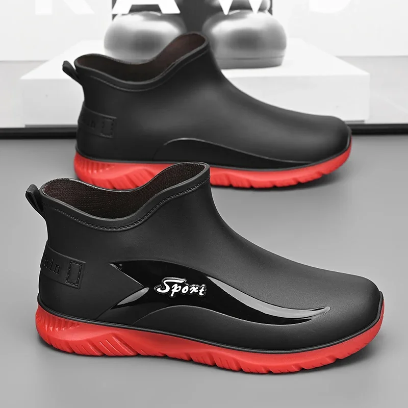 New fashionable men's short rain boots kitchen non-slip matte men's outdoor wading boots rubber shoes water shoes