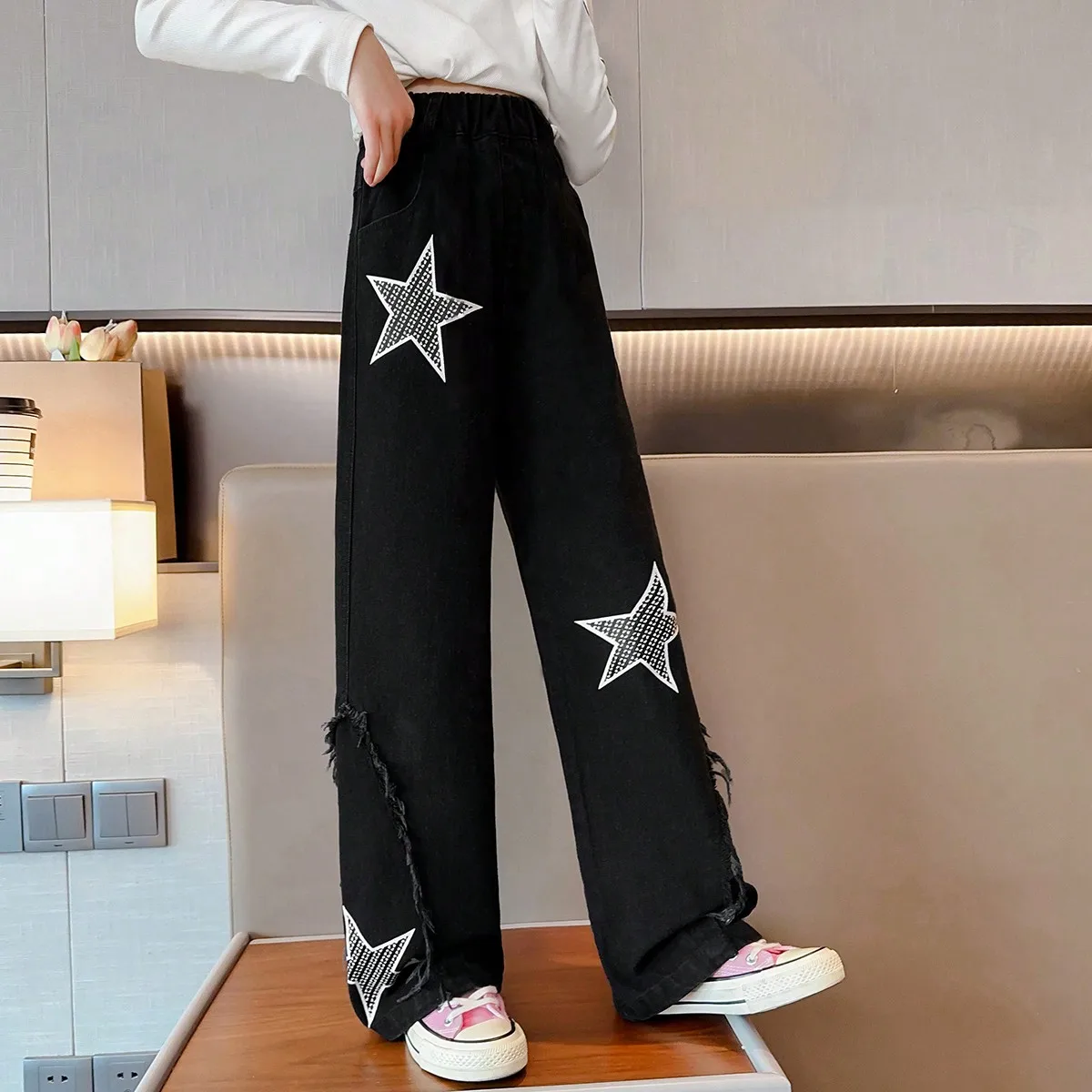 Girls\' medium and large kidsren\'s printed five-pointed star jeans spring & fall single piece