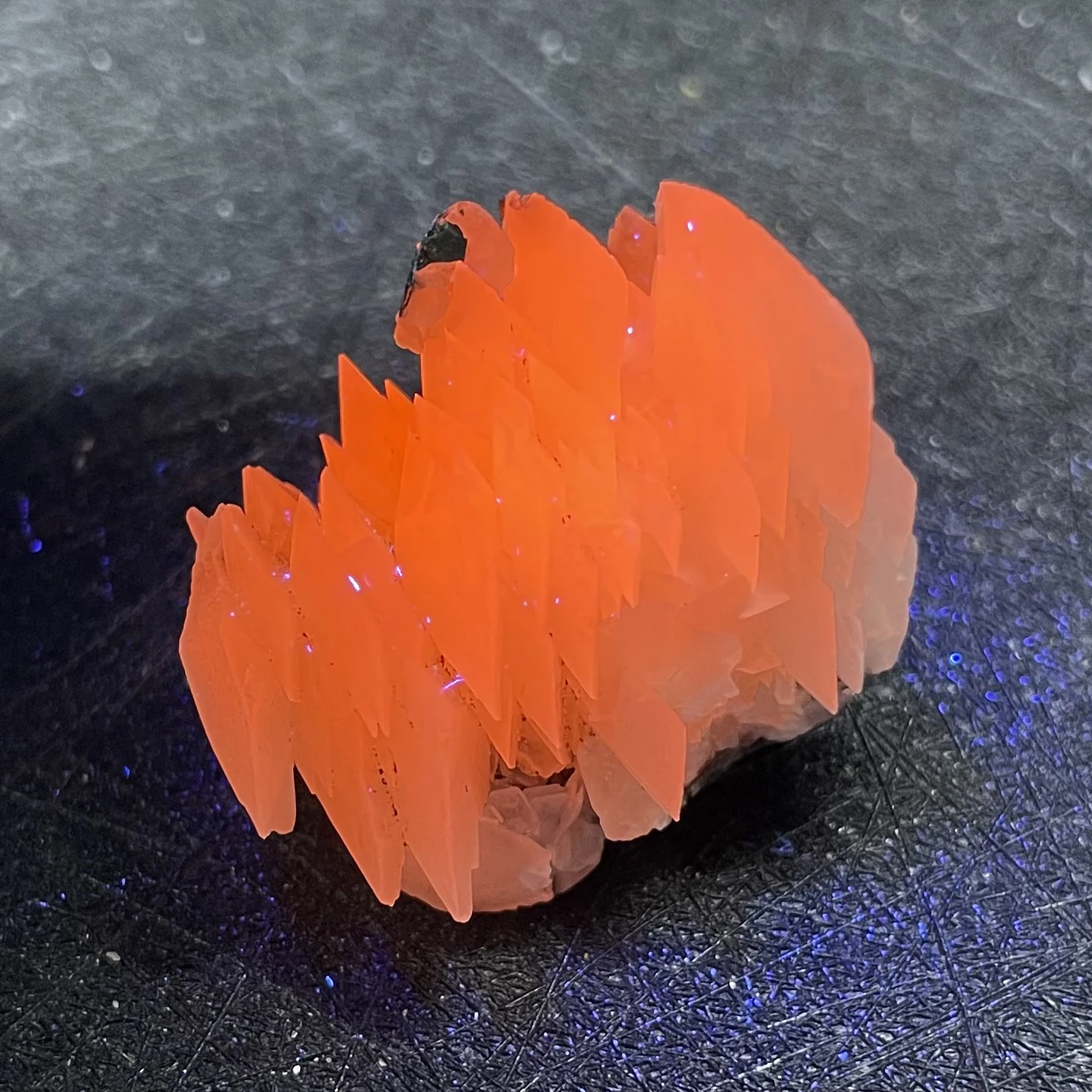 Pietra naturale Calcite cristallo Cluster effetto fluorescenza quarzo grezzo minerale roccia campione decorazione guarigione ruvida