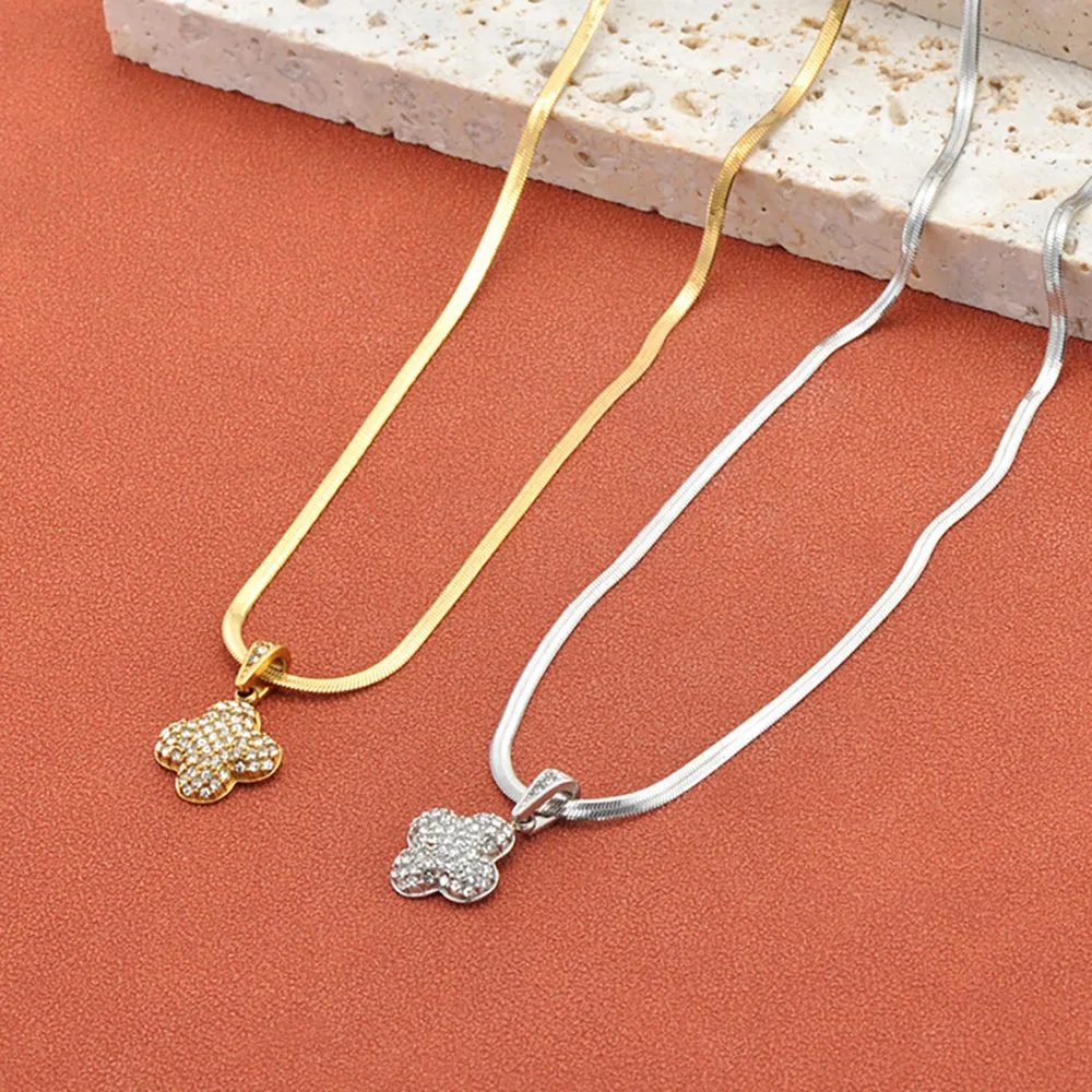 Lokaer Luxus-Halskette aus Edelstahl mit vollständig eingelegtem Zirkon-Blumenanhänger für Frauen, goldfarbene Schlangenkette, Hochzeitsschmuck N26011
