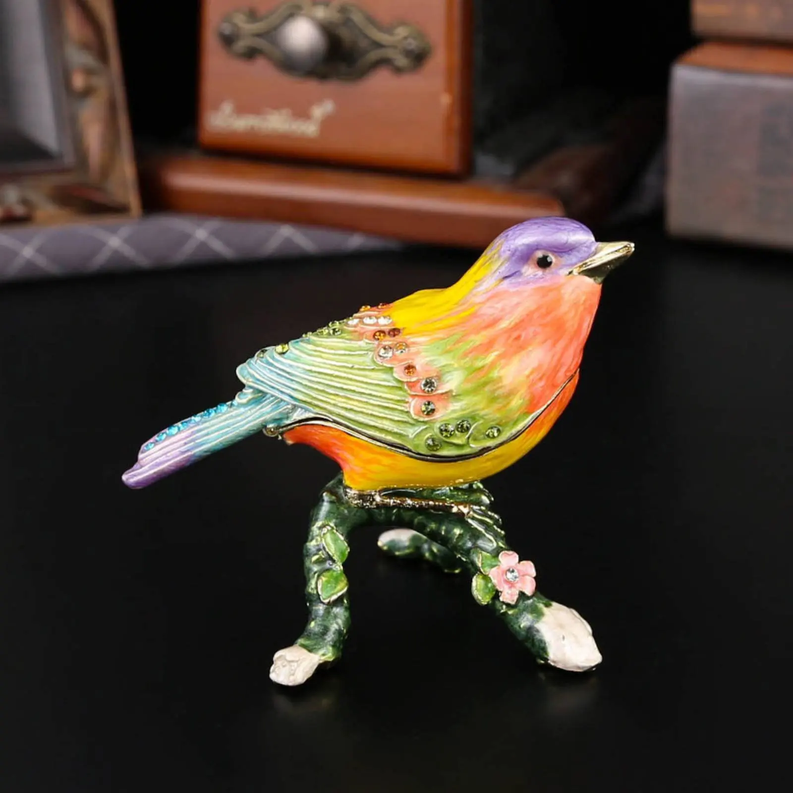 

Magpie Figurine Box Decorative Enamel Avian Jewelry Box Avian Shaped Band Holder Jeweled Elegant Design for Women