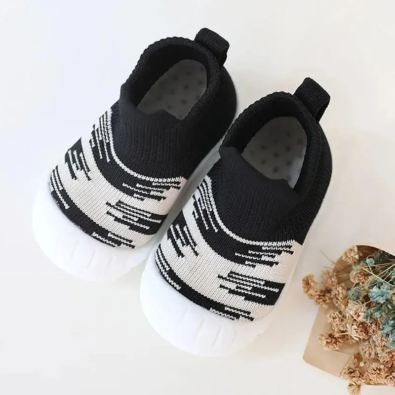 Lightweight and Soft Toddler Shoes Baby Early Education Shoes Knitted Breathable and Non Slip Outdoor Wearable Soft Soled Shoes