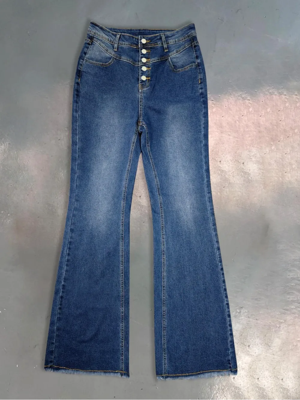New American Retro Flared Hot Girl Jeans With Metal Buckles and Frayed Hems, Street Fashion, Casual, Versatile for Daily Wear