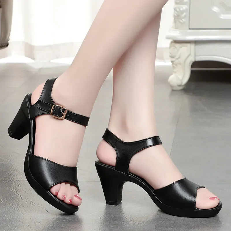 Women Fashion Spring & Summer Black Hollow Out Square Heel Sandal Shoes Zapatos De Mujer Lady Classic Peep Toe Heel Shoes A43