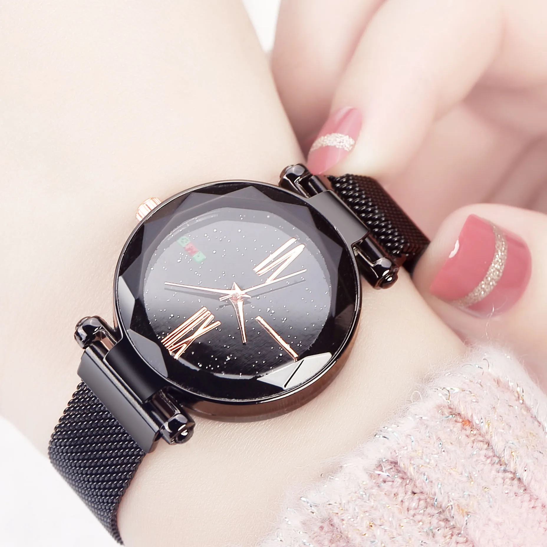 Reloj con imán Tiktok para mujer, accesorio de pulsera con diseño de estrellas y estrellas en línea, ideal para gente perezosa, de fábrica de Milán, gran oferta