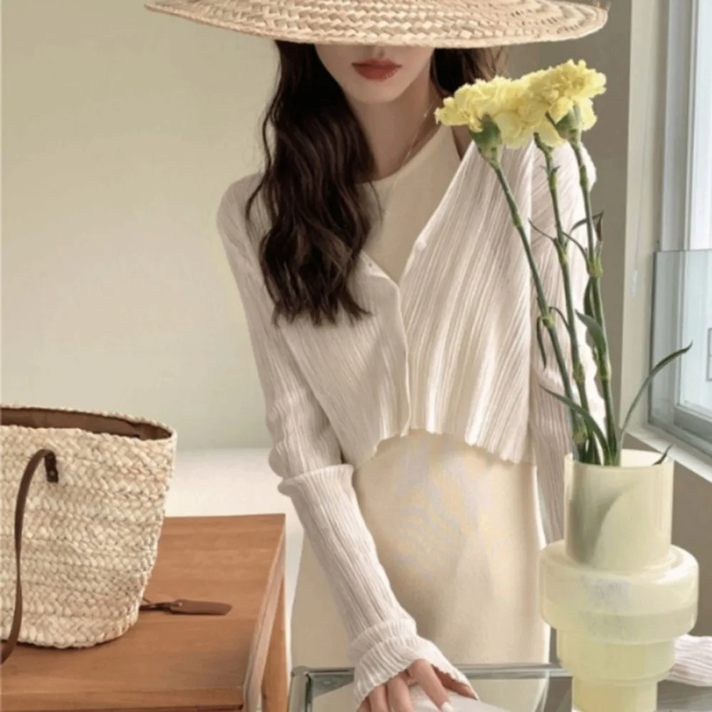 

New V-Neck Sunscreen Cardigan Casual Thin Casual Shirt Breathable Stretchable Long-Sleeved Solid Blouse Top