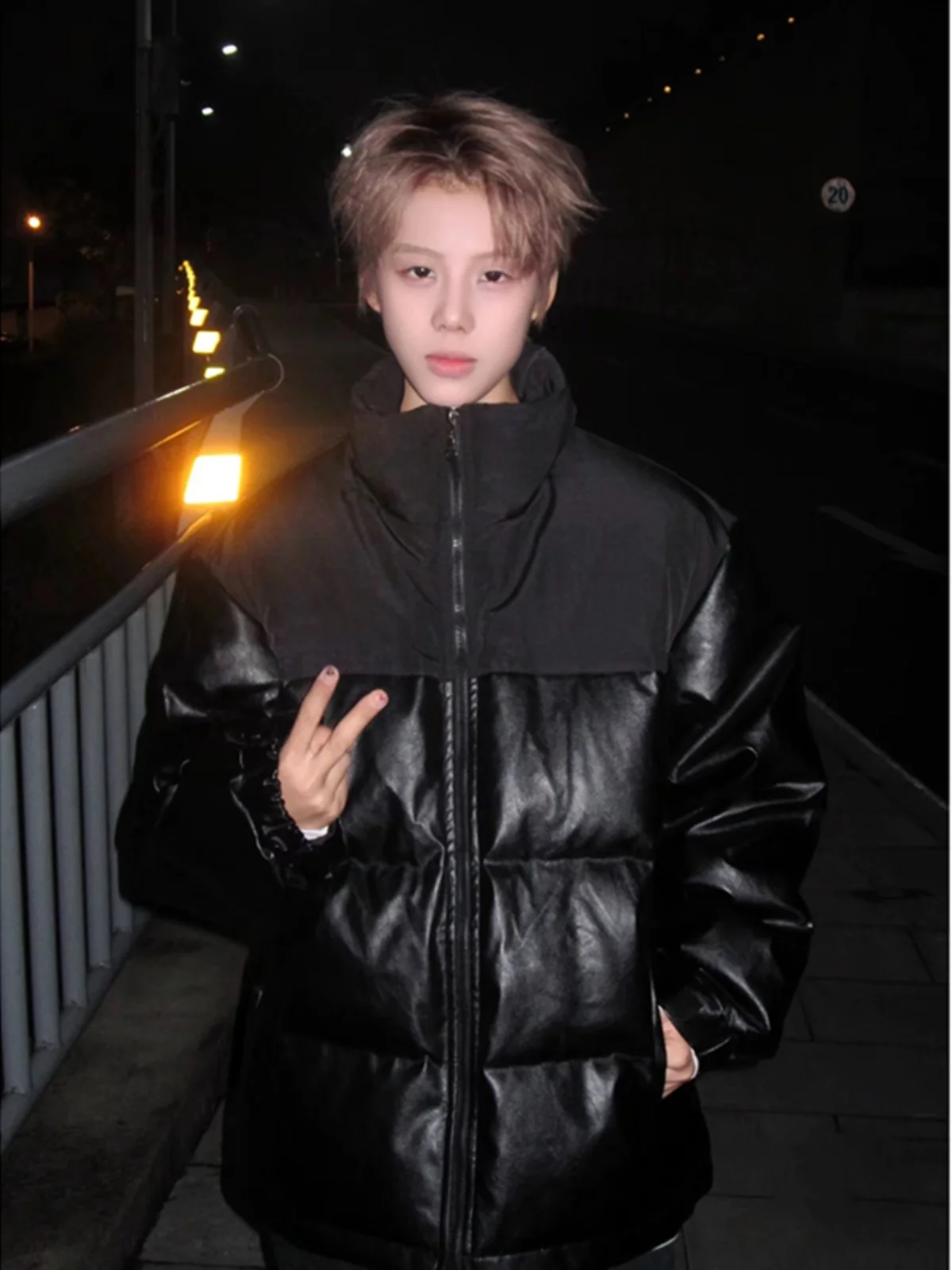 

Утепленная мужская зимняя куртка из искусственной кожи с хлопковым наполнителем, в американском стиле, с воротником-стойкой, теплая, с эффектом объемности