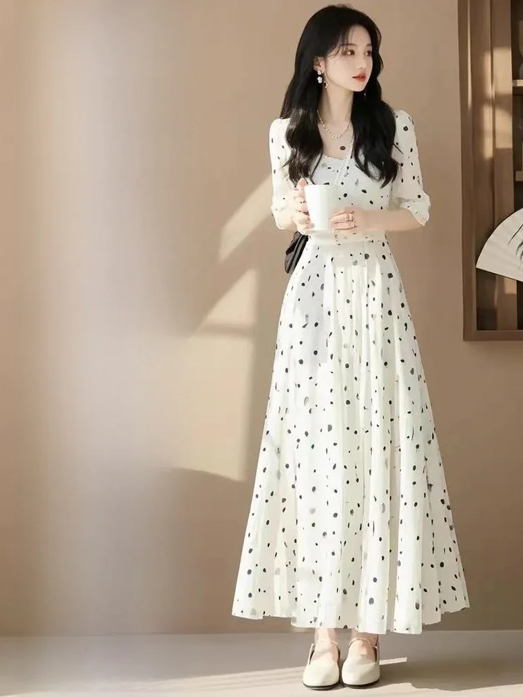 Elegante Vestido Midi Blanco de Verano con Cintura Ajustada para Mujer, Estilo Dama, con Hombros Descubiertos y Estampado de Puntos, Marca China Numen Button